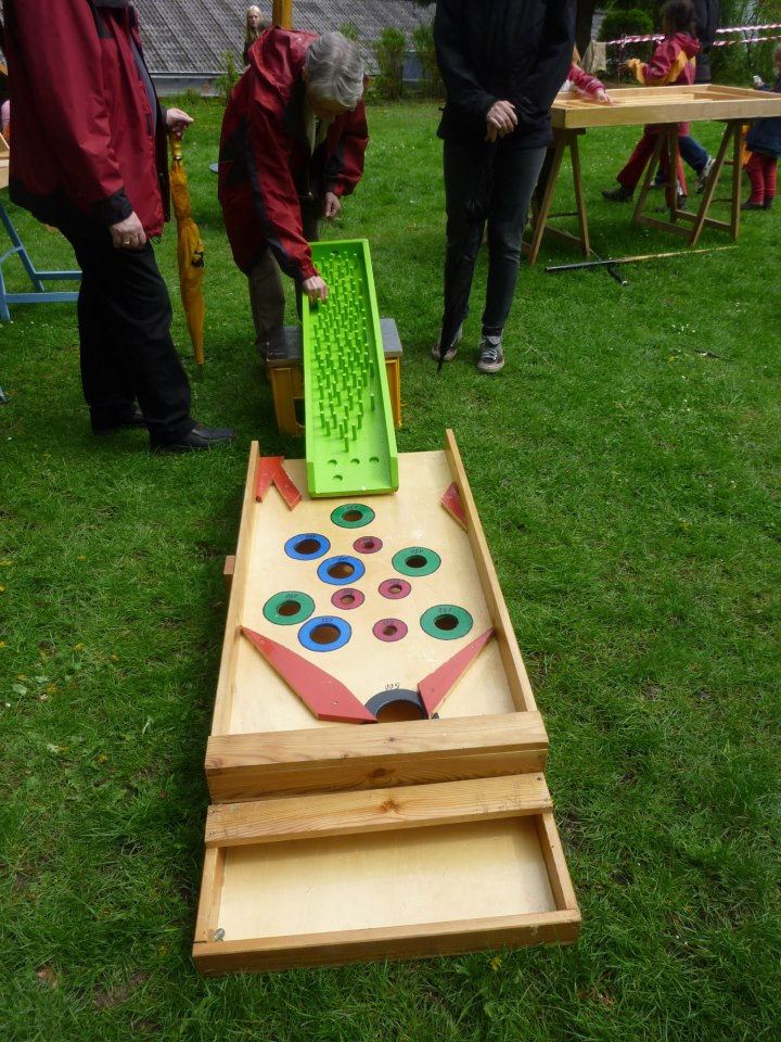 Die Murmelkiste fördert die Auge Hand Koordination und macht Kindern Spaß hier am Gemeinschaftszentrum Ziegenbrik in Osnabrück