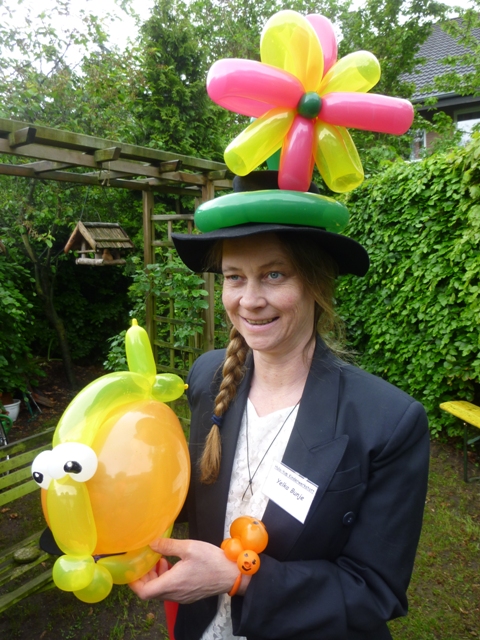 Luftballonkünstler,
 auch Ballonkünstler oder Ballonmodellierer aus Osnabrück oder dem Osnabrücker Land machen ihre Kinderanimation auf Frühlingsfesten in Fürstenau,
 Berlin,
 auf auf der Internationalen Funkaustellung oder der Breminale in Bremen. Die Angenbote der Kinderwerkstatt Osnabrück erwecken nicht nur Osnabrücker interessierte an Kinderanimation,
 sondern wirken auch schon ünberregional in vielen anderen Gegenden Deutschlands wie Bielefeld,
 Dortmund,
 Bonn,
 Siegen,
 Büsum,
 Mecklenburg Vorpommern. Selbst die Kirmes in Stralsund hat uns schon während der Wikingertage engageiert. Osnabrück ist natürlich immer noch wegen userer beliebten Kinderanimation unser Hauptdomizil.Gerade für ein gelungendes Kindergeburtstagsfest ist dieses Kinderanimationsangebot sehr beliebt.